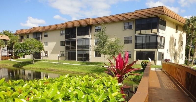 En Venta: $159,900 (2 camas, 2 baños, 1000 Pies cuadrados)