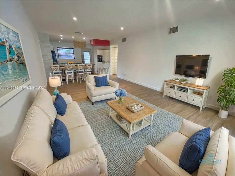 En Venta: $159,900 (2 camas, 2 baños, 1000 Pies cuadrados)