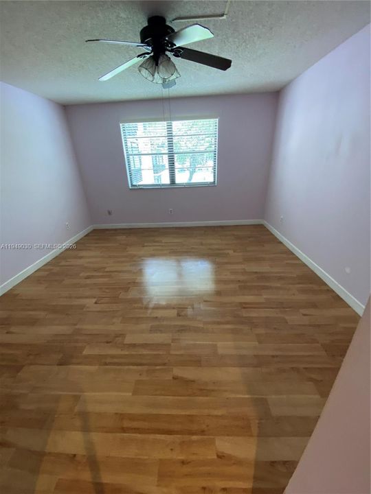 En Venta: $159,900 (2 camas, 2 baños, 1000 Pies cuadrados)