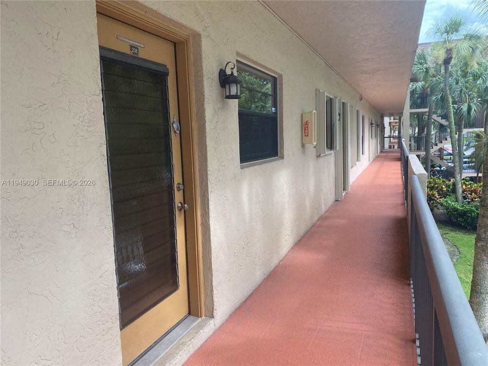En Venta: $159,900 (2 camas, 2 baños, 1000 Pies cuadrados)