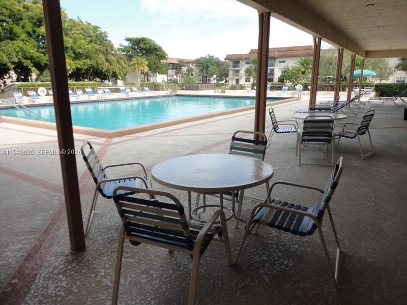 En Venta: $159,900 (2 camas, 2 baños, 1000 Pies cuadrados)