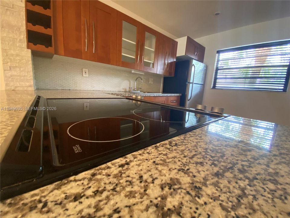 En Venta: $159,900 (2 camas, 2 baños, 1000 Pies cuadrados)
