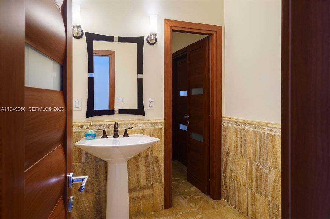 В аренду: $65,000 (4 спален, 4 ванн, 4144 Квадратных фут)
