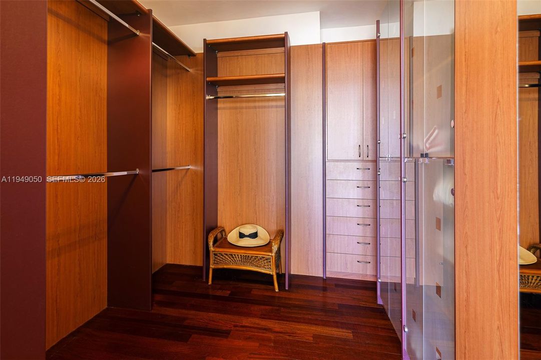 В аренду: $65,000 (4 спален, 4 ванн, 4144 Квадратных фут)
