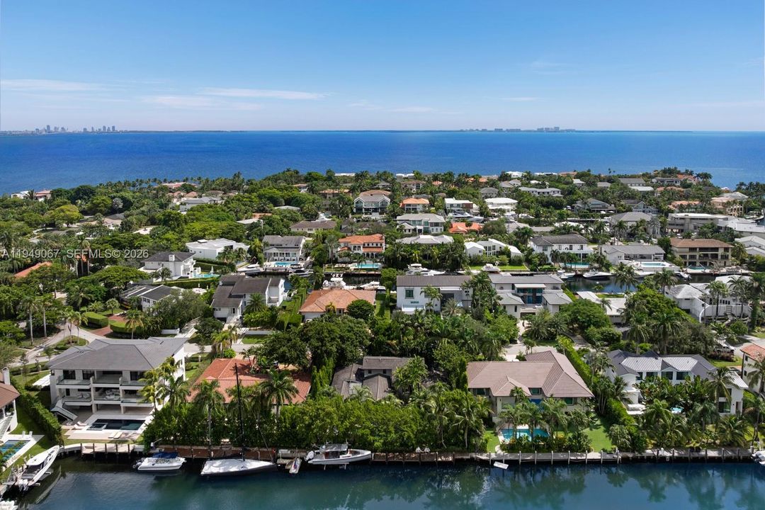 For Sale: $8,995,000 (4 beds, 4 baths, 3589 Square Feet)