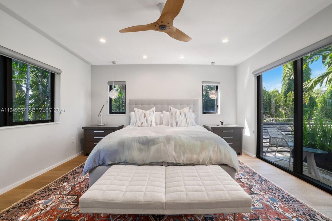 For Sale: $8,995,000 (4 beds, 4 baths, 3589 Square Feet)