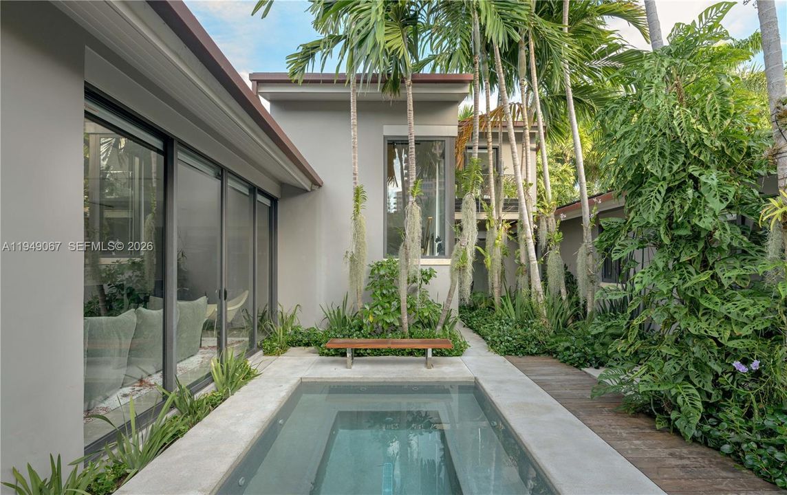 For Sale: $8,995,000 (4 beds, 4 baths, 3589 Square Feet)