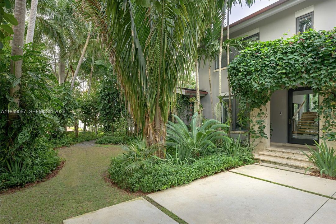 For Sale: $8,995,000 (4 beds, 4 baths, 3589 Square Feet)