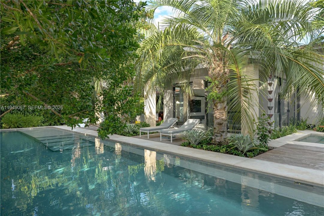 For Sale: $8,995,000 (4 beds, 4 baths, 3589 Square Feet)