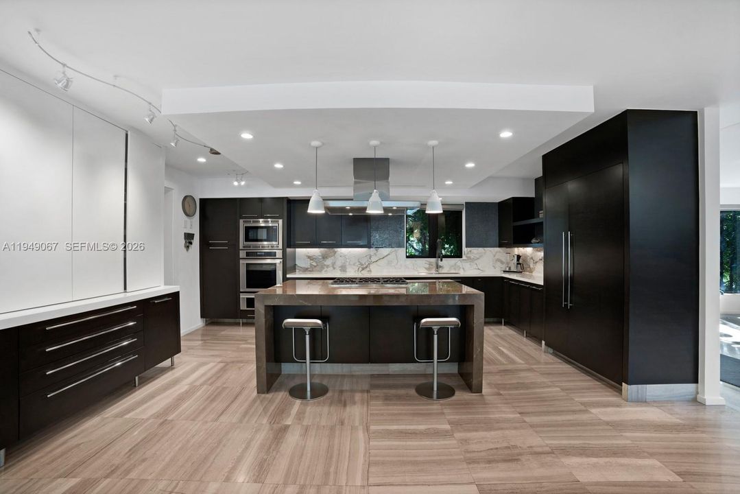 For Sale: $8,995,000 (4 beds, 4 baths, 3589 Square Feet)