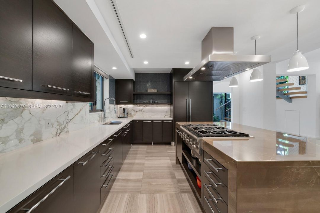 For Sale: $8,995,000 (4 beds, 4 baths, 3589 Square Feet)