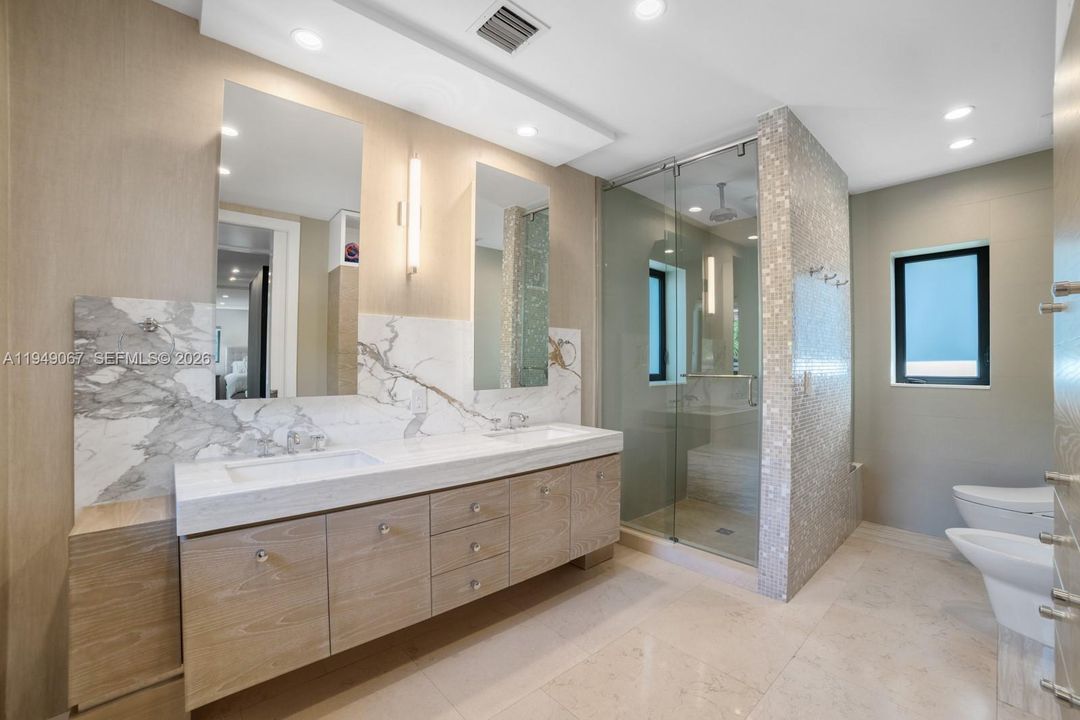 For Sale: $8,995,000 (4 beds, 4 baths, 3589 Square Feet)