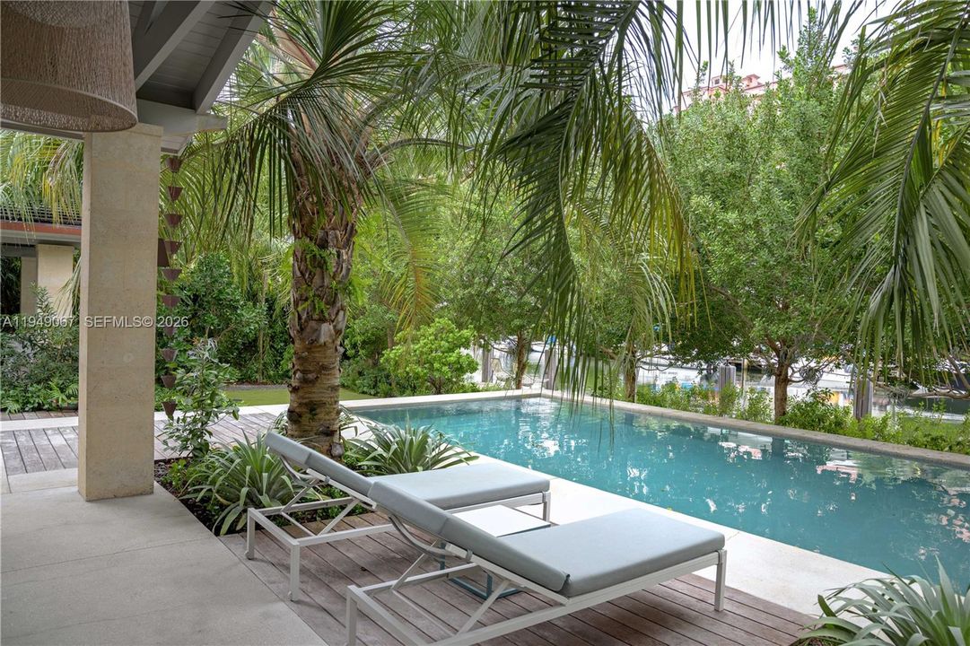 For Sale: $8,995,000 (4 beds, 4 baths, 3589 Square Feet)