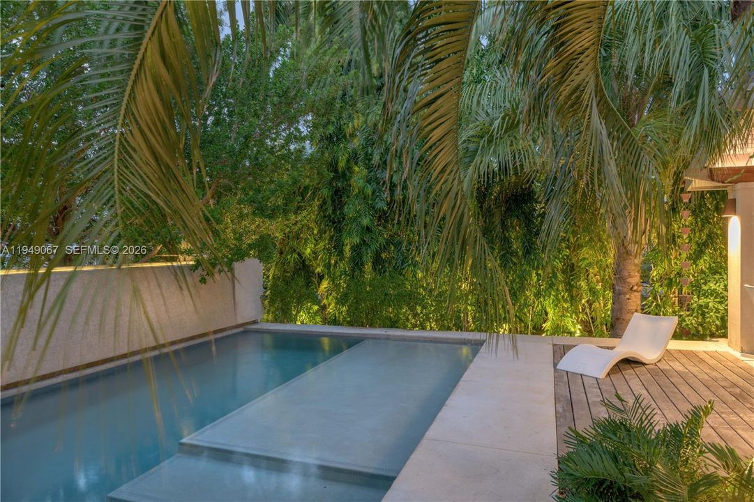 For Sale: $8,995,000 (4 beds, 4 baths, 3589 Square Feet)