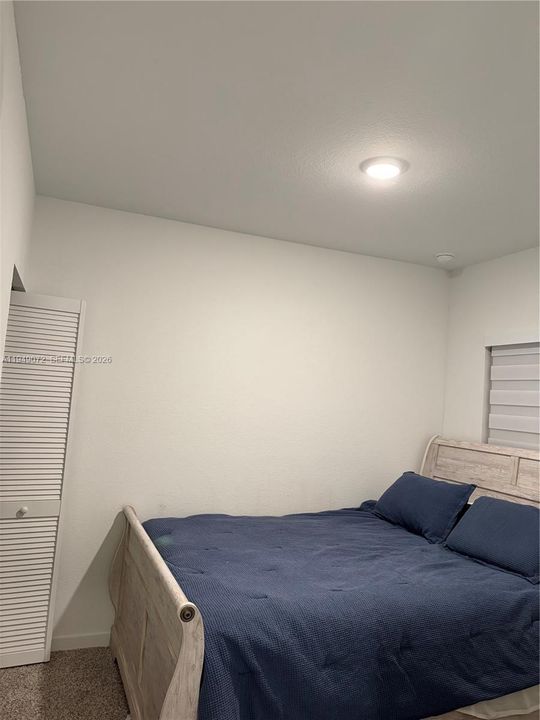 For Rent: $1,100 (0 beds, 1 baths, 1398 Square Feet)