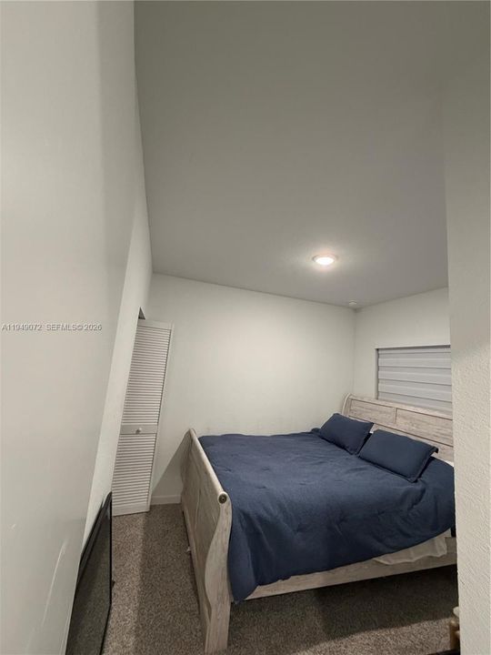 For Rent: $1,100 (0 beds, 1 baths, 1398 Square Feet)