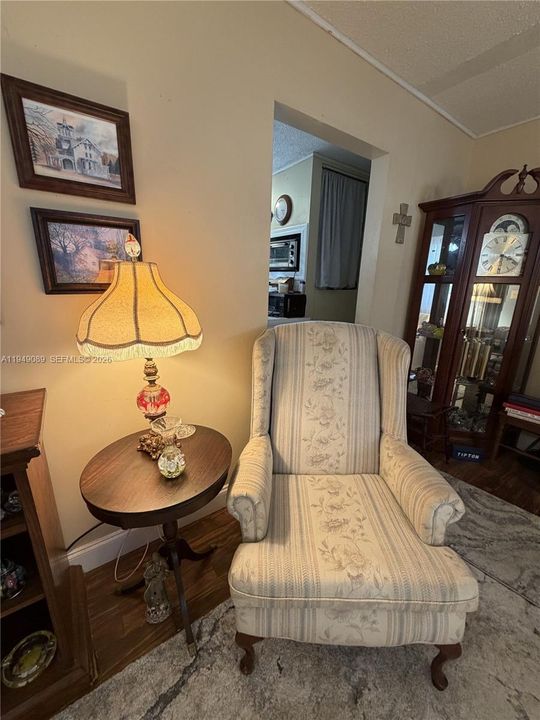 На продажу: $169,000 (3 спален, 1 ванн, 1056 Квадратных фут)