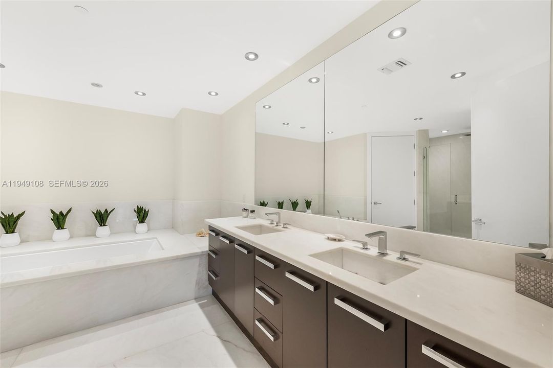 For Sale: $4,500,000 (5 beds, 5 baths, 4135 Square Feet)