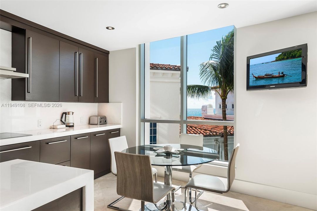 For Sale: $4,500,000 (5 beds, 5 baths, 4135 Square Feet)