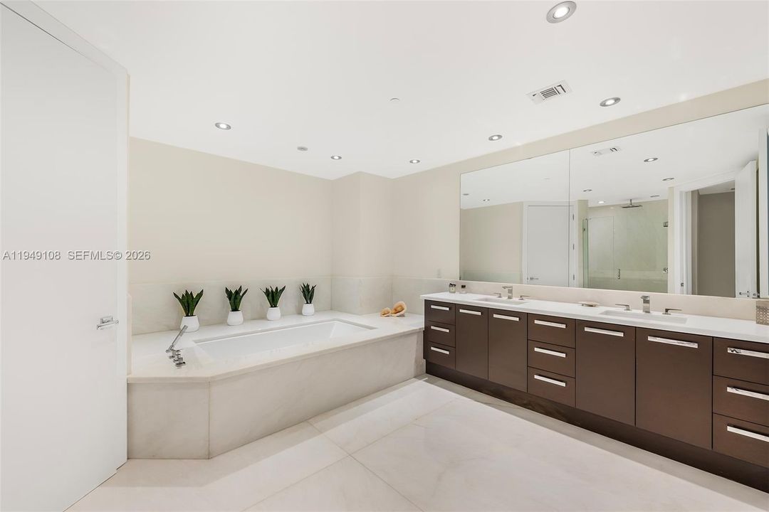 For Sale: $4,500,000 (5 beds, 5 baths, 4135 Square Feet)