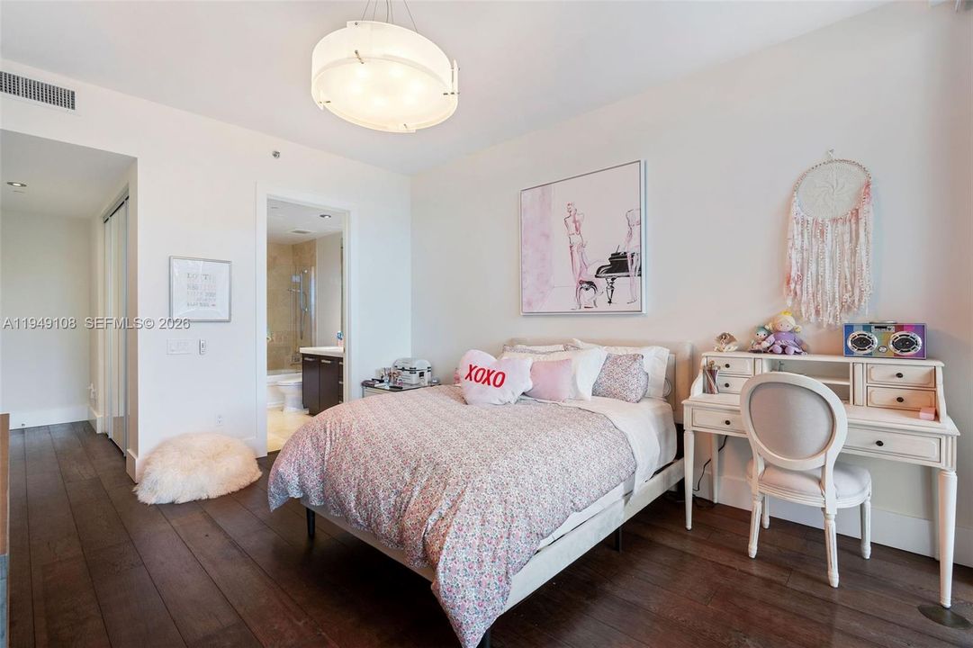 For Sale: $4,500,000 (5 beds, 5 baths, 4135 Square Feet)