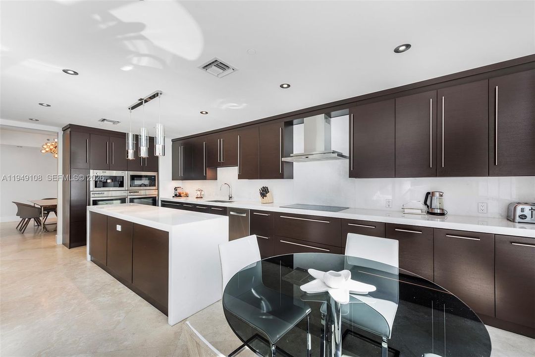 For Sale: $4,500,000 (5 beds, 5 baths, 4135 Square Feet)