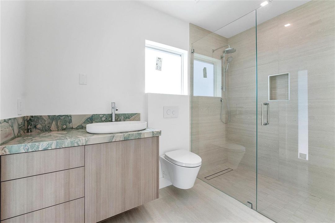 Bedroom 2 bathroom