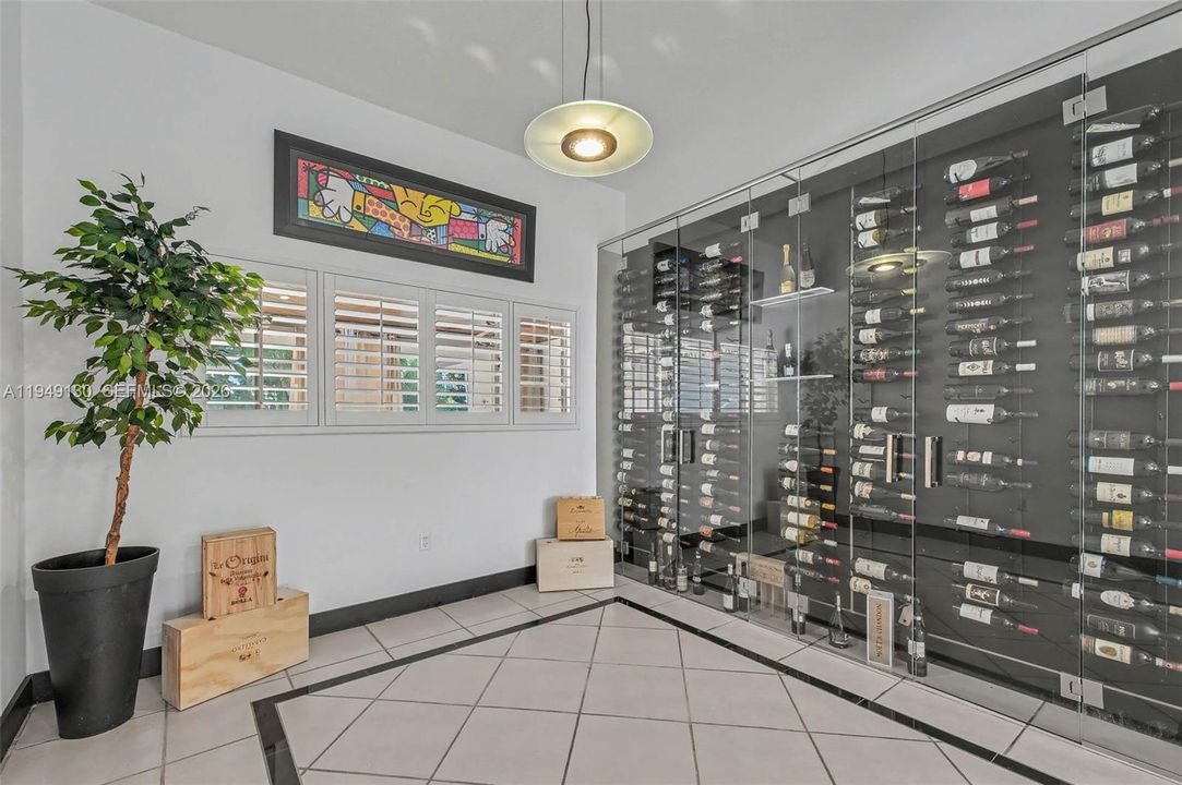 Vendido Recientemente: $1,050,000 (4 camas, 3 baños, 2226 Pies cuadrados)