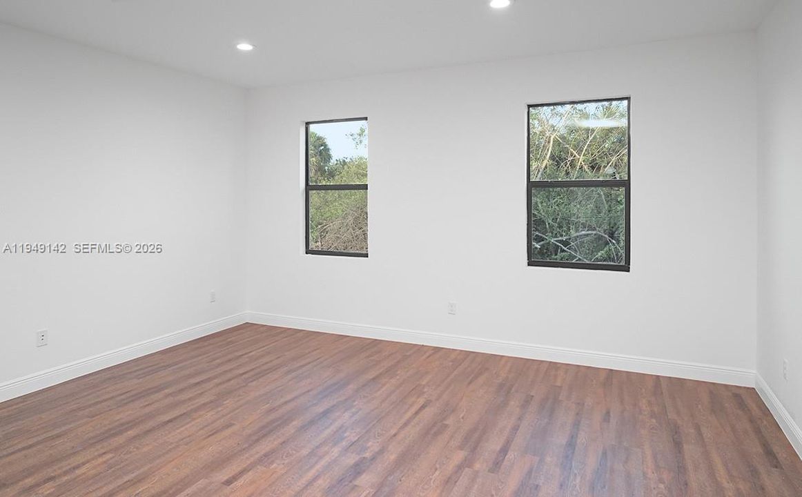 Recientemente alquilado: $1,900 (3 camas, 2 baños, 1530 Pies cuadrados)