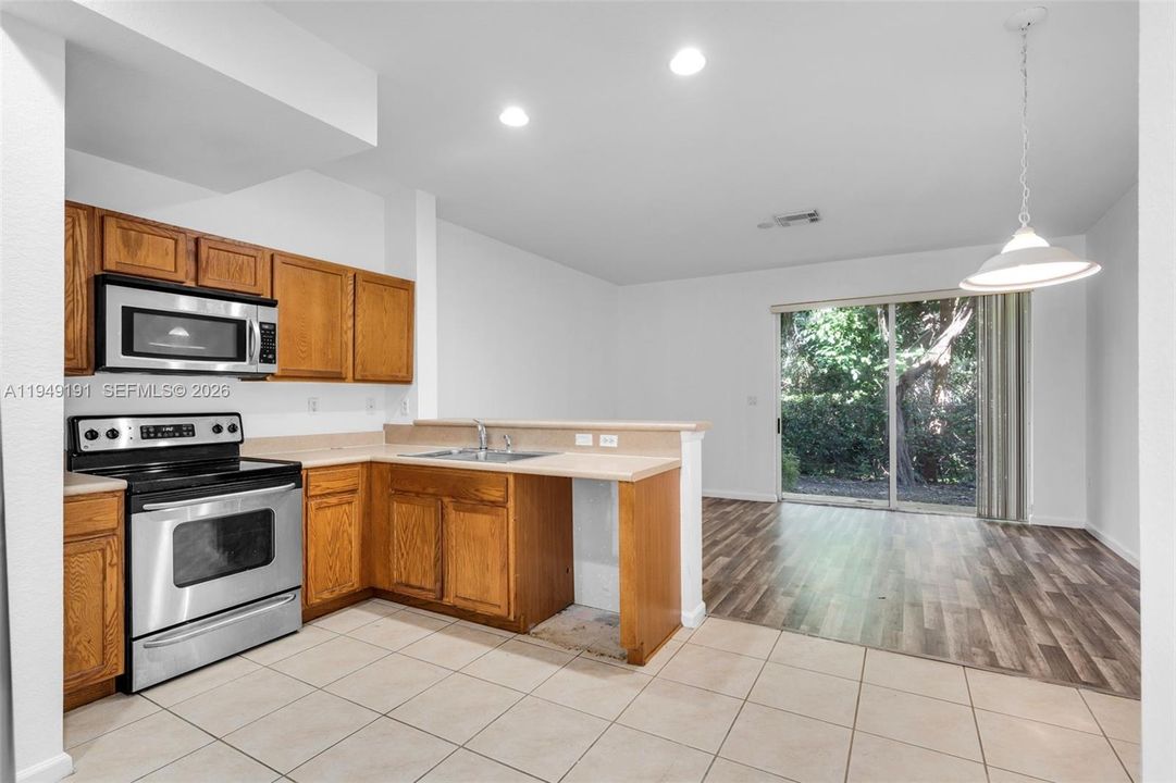 En Venta: $325,000 (3 camas, 2 baños, 1419 Pies cuadrados)