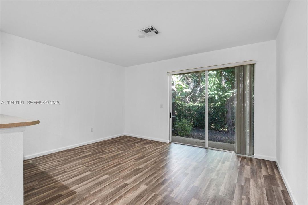 En Venta: $325,000 (3 camas, 2 baños, 1419 Pies cuadrados)