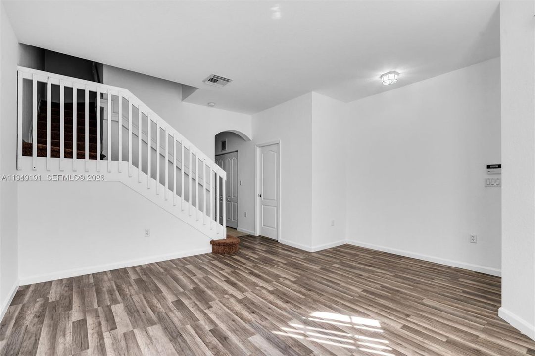 En Venta: $325,000 (3 camas, 2 baños, 1419 Pies cuadrados)