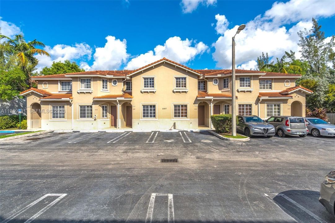 En Venta: $325,000 (3 camas, 2 baños, 1419 Pies cuadrados)