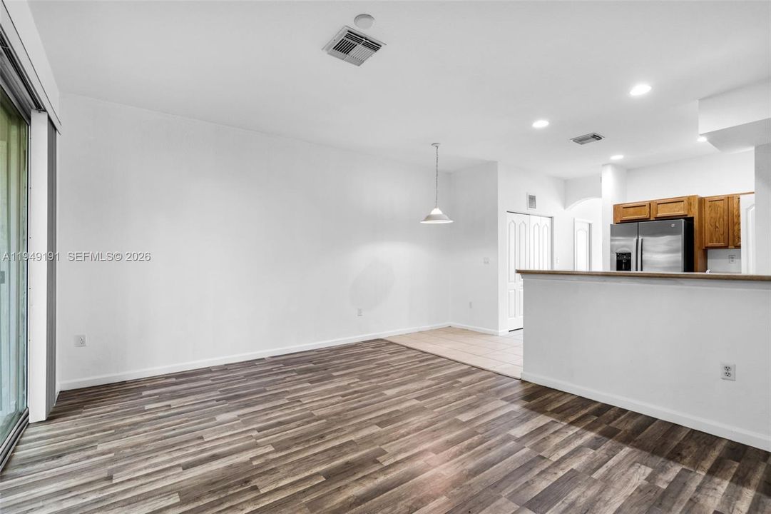 En Venta: $325,000 (3 camas, 2 baños, 1419 Pies cuadrados)
