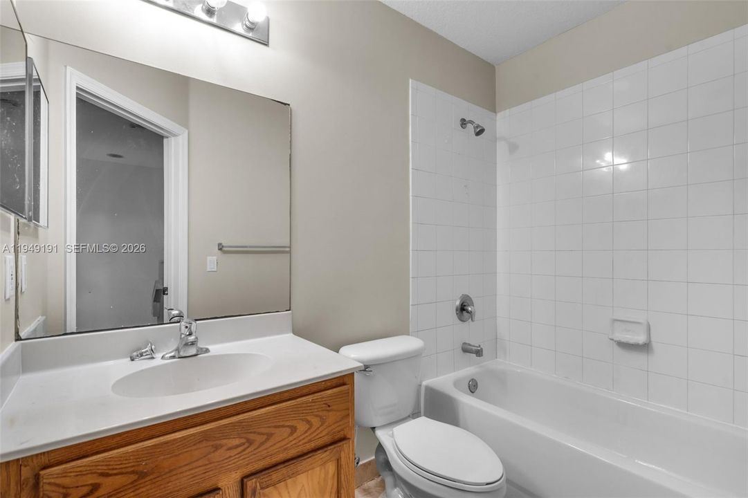En Venta: $325,000 (3 camas, 2 baños, 1419 Pies cuadrados)