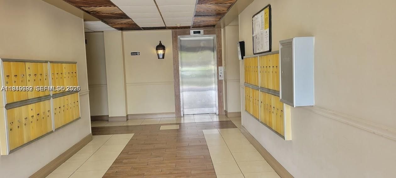 For Sale: $269,000 (2 beds, 1 baths, 890 Square Feet)
