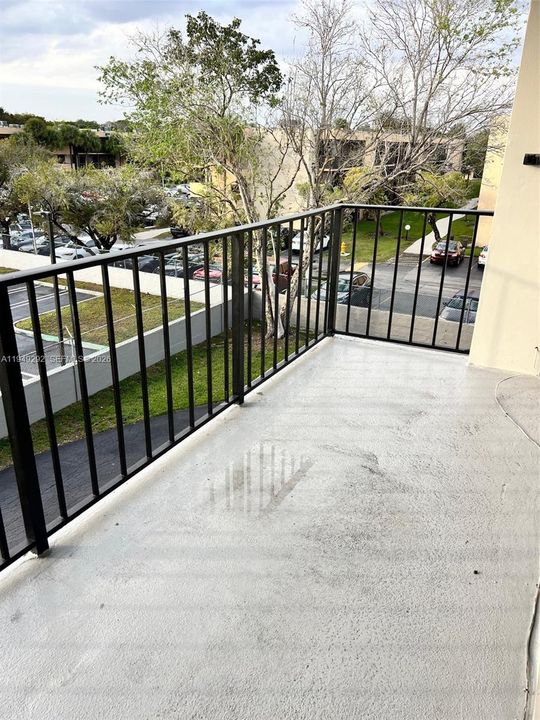 For Sale: $269,000 (2 beds, 1 baths, 890 Square Feet)