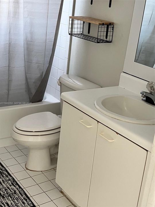 For Sale: $269,000 (2 beds, 1 baths, 890 Square Feet)