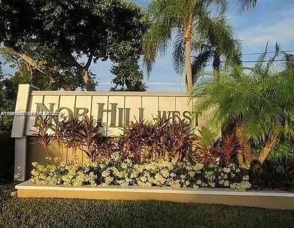 For Sale: $269,000 (2 beds, 1 baths, 890 Square Feet)