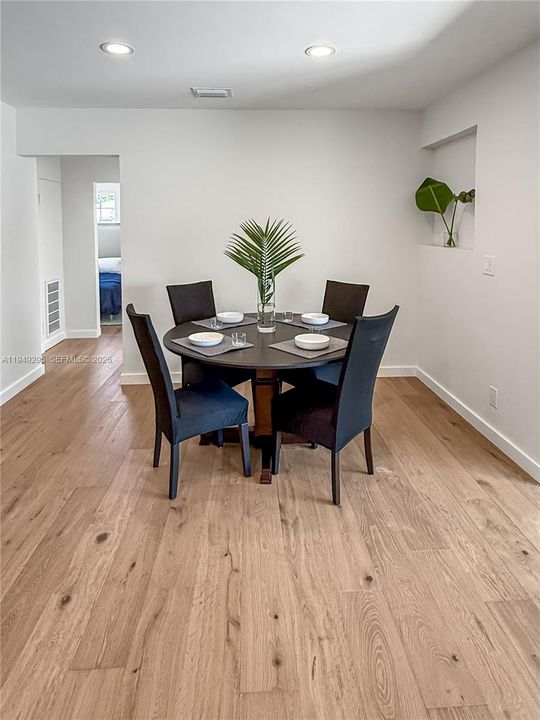 Vendido Recientemente: $999,995 (4 camas, 2 baños, 1784 Pies cuadrados)
