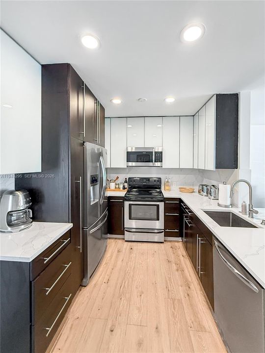 Vendido Recientemente: $999,995 (4 camas, 2 baños, 1784 Pies cuadrados)