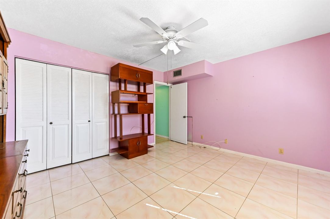 22 bedroom 03