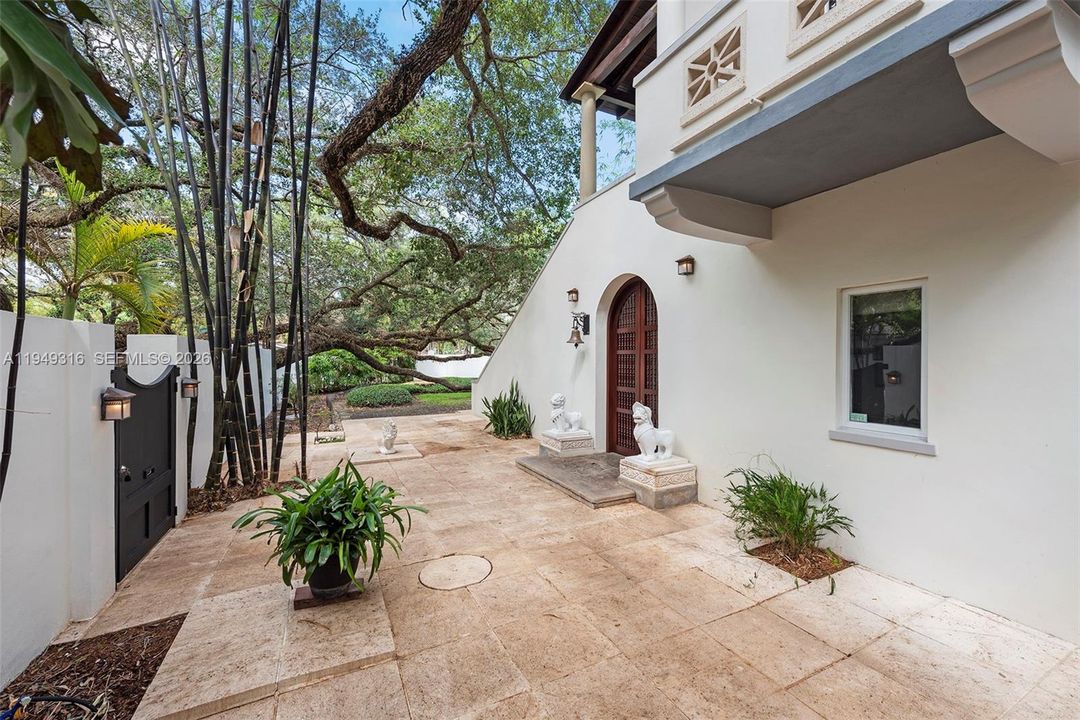 For Sale: $5,900,000 (6 beds, 4 baths, 4222 Square Feet)