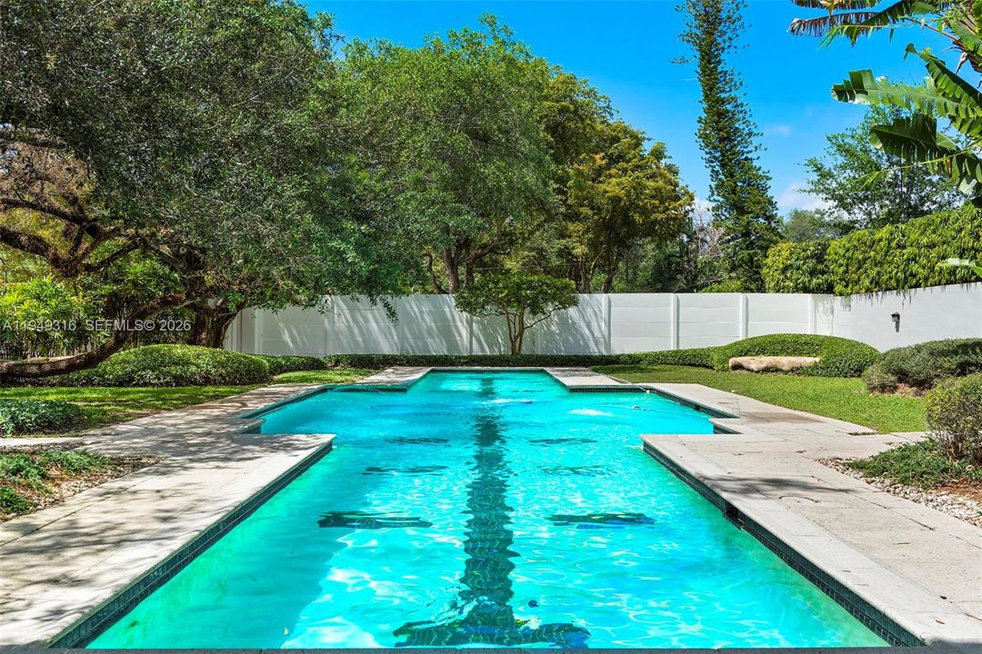 For Sale: $5,900,000 (6 beds, 4 baths, 4222 Square Feet)