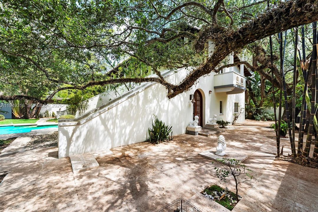 For Sale: $5,900,000 (6 beds, 4 baths, 4222 Square Feet)
