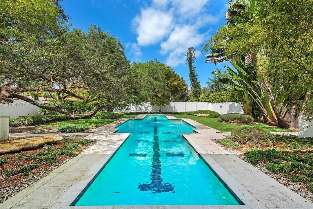 For Sale: $5,900,000 (6 beds, 4 baths, 4222 Square Feet)