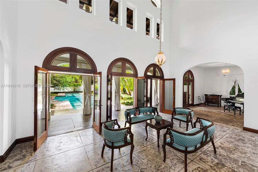 For Sale: $5,900,000 (6 beds, 4 baths, 4222 Square Feet)