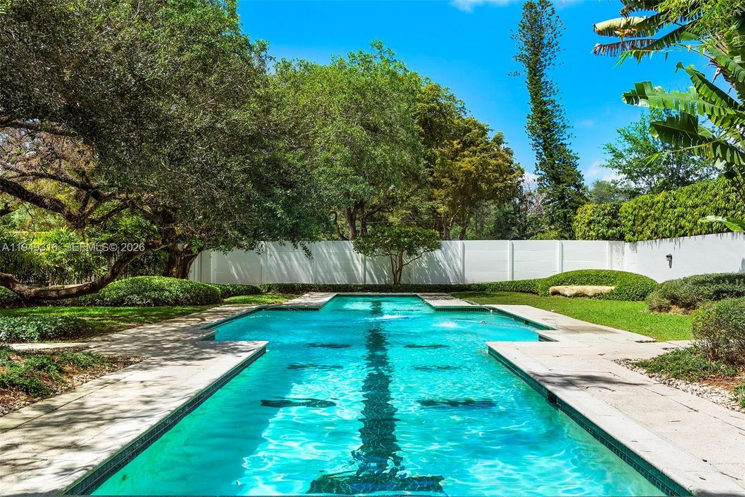 For Sale: $5,900,000 (6 beds, 4 baths, 4222 Square Feet)