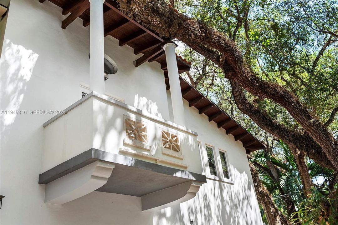 For Sale: $5,900,000 (6 beds, 4 baths, 4222 Square Feet)