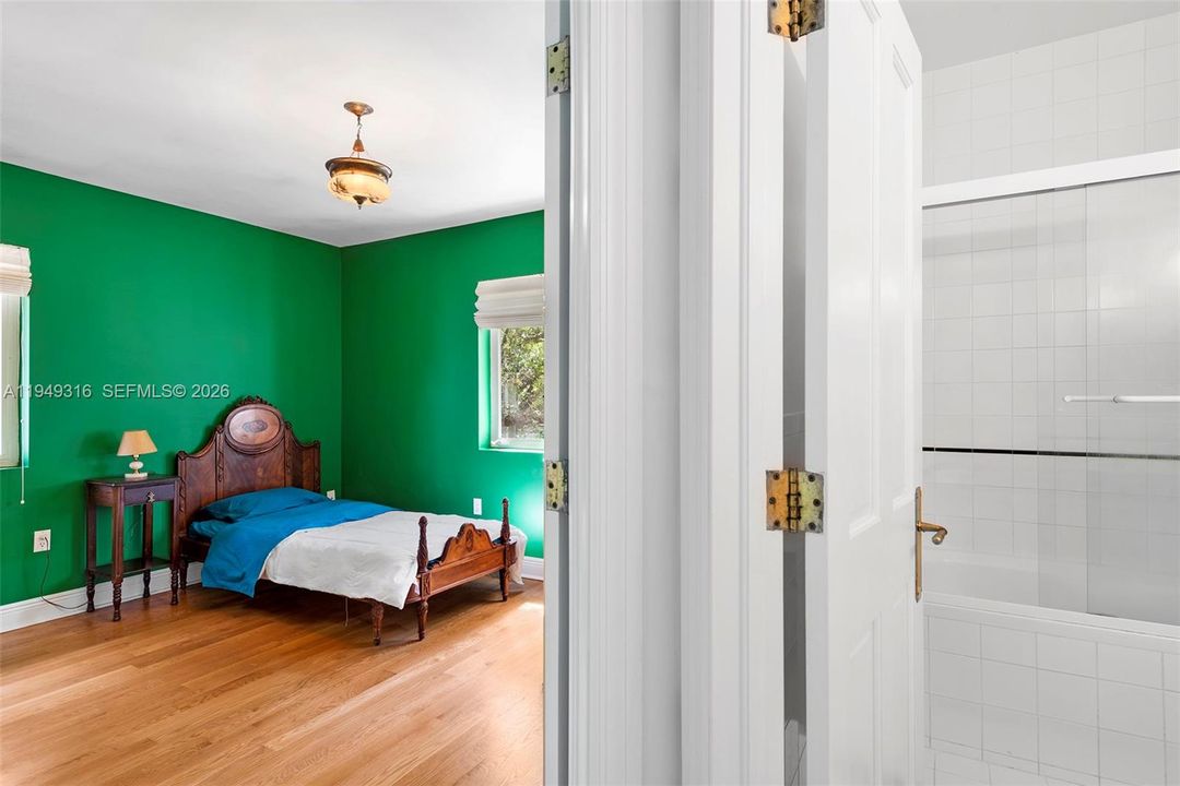 For Sale: $5,900,000 (6 beds, 4 baths, 4222 Square Feet)